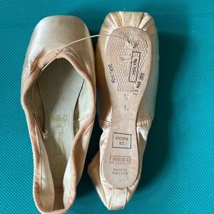 New Custom Freed Pointe Shoes Size 5